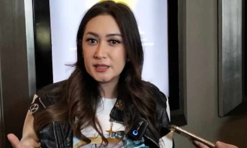 TERGANTUNG PUTUSAN : Nafa Urbach dirujak netizen karena ulahnya sendiri. (foto: Abdul Rahman/Jawa Pos.com)