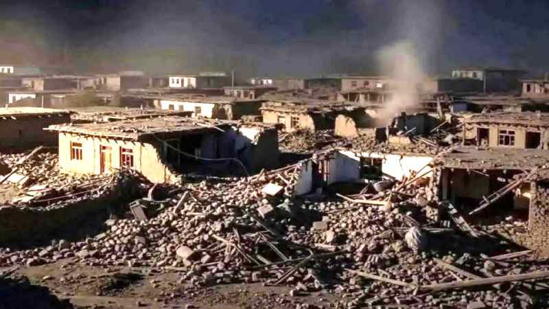 GUNCANGAN HEBAT : Kerusakan porak poranda di Afganistan akibat gempa (foto : Akun X @J&oacute;venes Cat&oacute;licos)