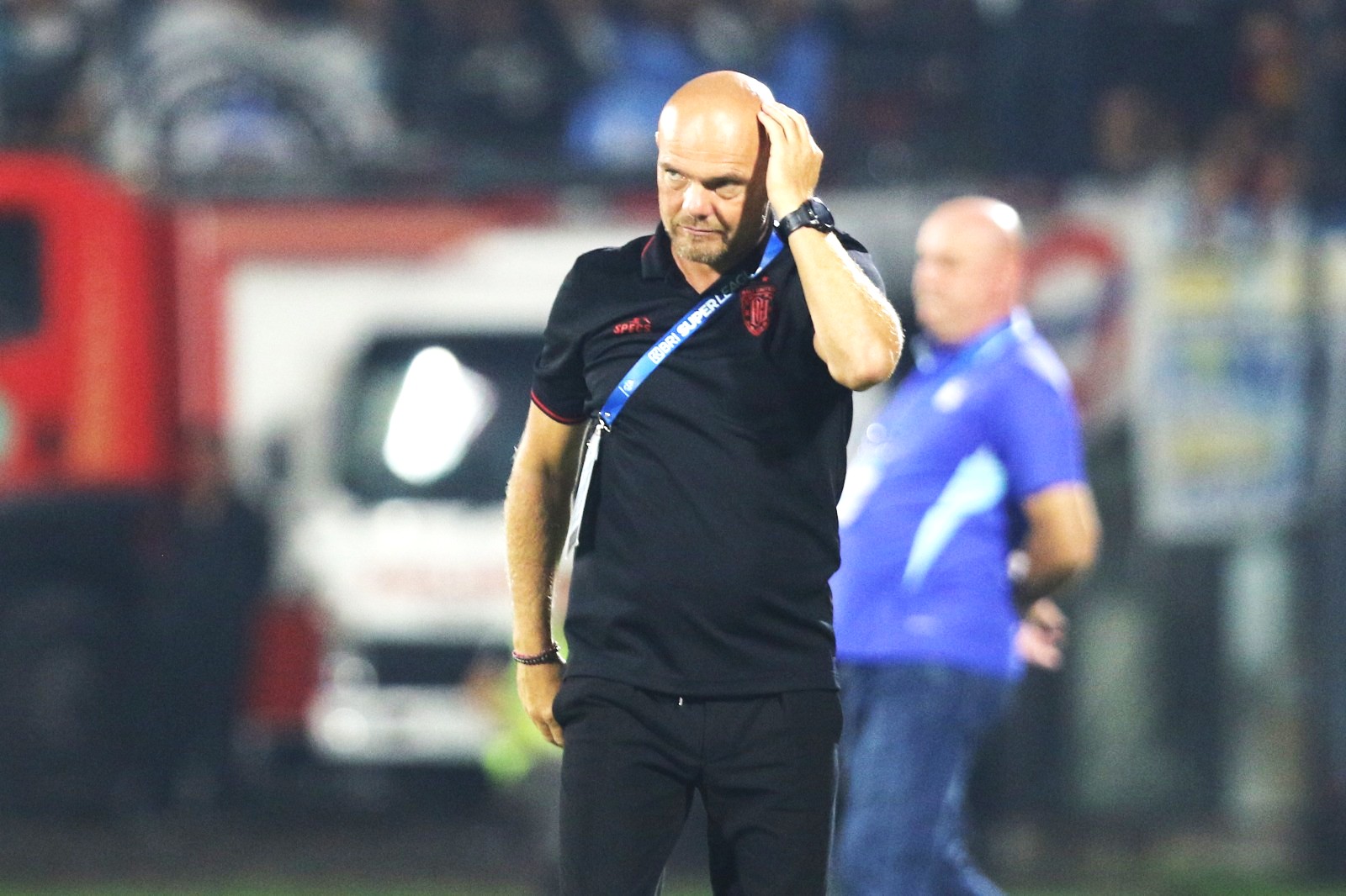 YAKIN MELEWATI PROSES : Pelatih Kepala Bali United, Johnny Jansen. (miftahuddin/radar bali)