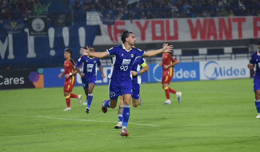 GOAL GETTER - Striker Andrew Jung merayakan gol ke gawang Selangor FC di GBLA. Penyerang asal Prancis ini kembali diandalkan menyarangkan gol di kandang Selangor FC.