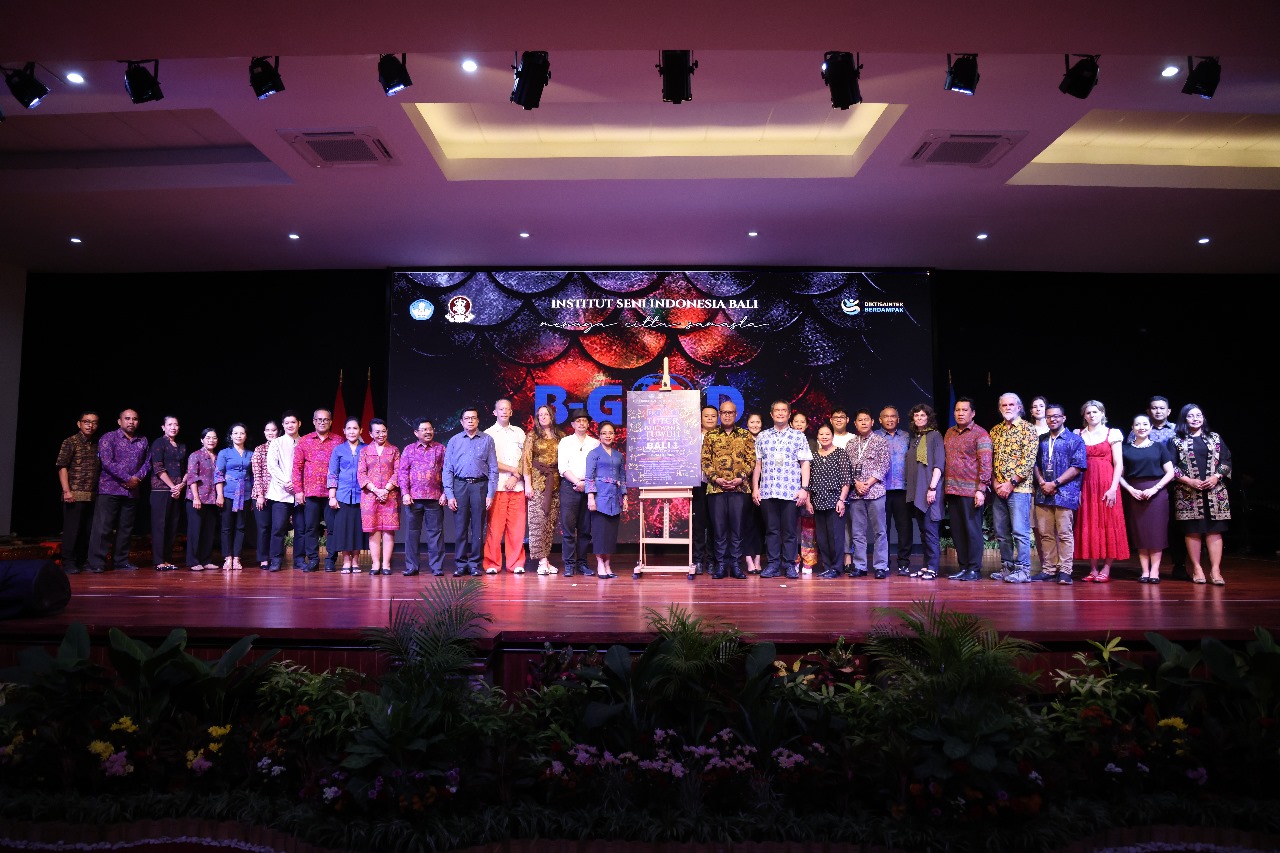 Pembukaan perhelatan internasional Poros Perguruan Tinggi Seni-Desain Asia Pasifik dalam B-GAAD II, 2025.
