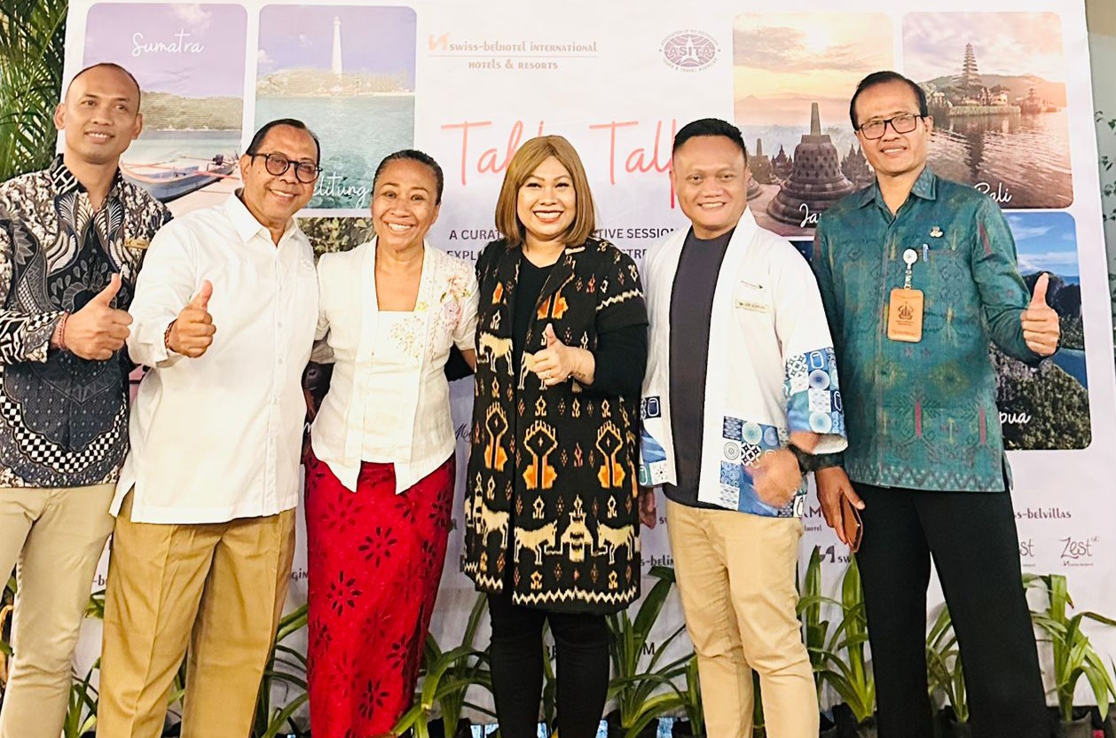 TALKSHOW: Pembicara pada Table Talk Swiss-Belhotel International Bali Region.