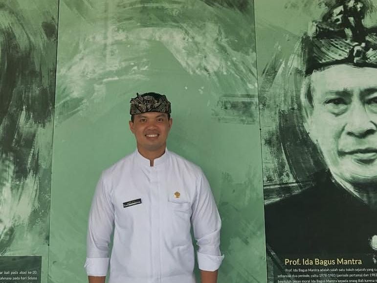 Ketua DPC Gerindra Kota Denpasar, Ida Bagus Yoga Adi Putra, S.H., M.Kn. alias Gus Yoga.