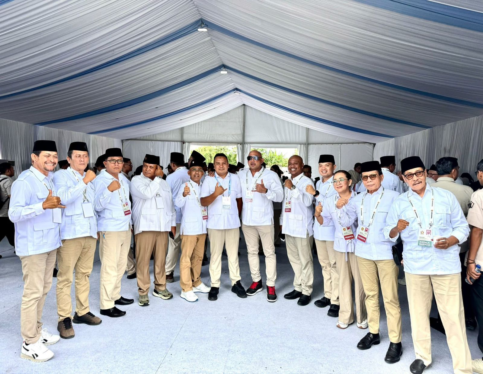 KOMPAK: Kader Gerindra dari Bali hadiri Taklimat Ketua Dewan Pembina Partai Gerindra H. Prabowo di Hambalang, Jawa Barat, Jumat (8/11/2025). (IB Yoga Adiputra for Radar Bali)