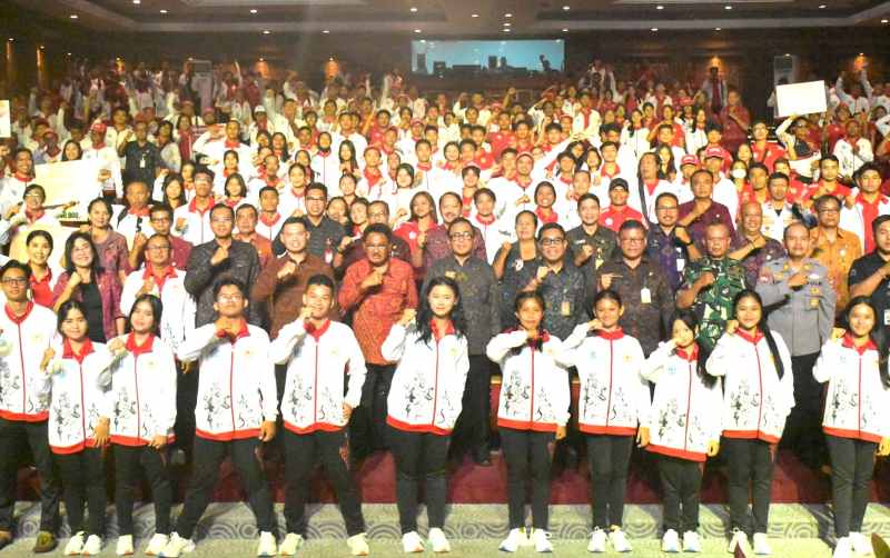 MERIAH : Acara Pembubaran Kontingen dan Penyerahan Tali Kasih/Penghargaan di Dharma Negara Alaya Kota Denpasar. (foto:KONI Denpasar)