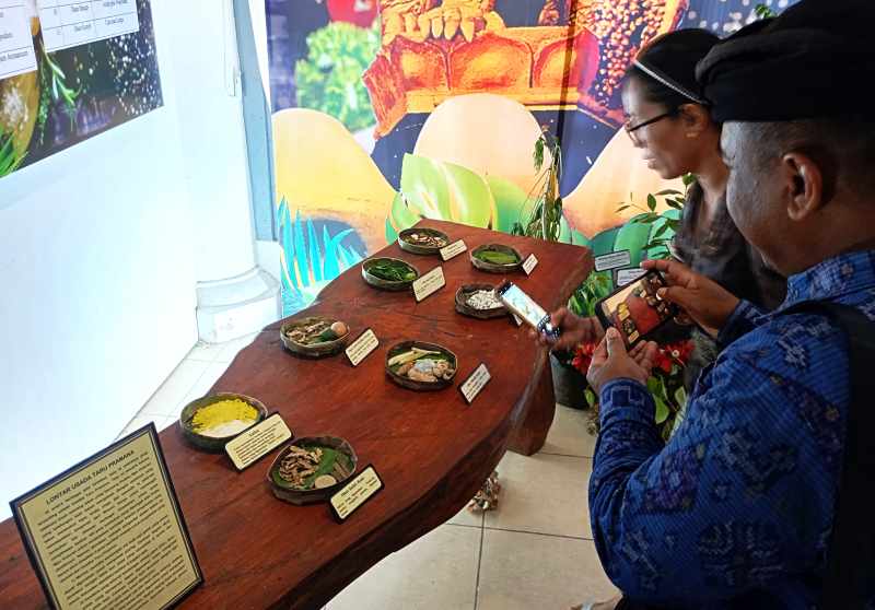 KEKAYAAN KHASANAH LOKAL: Pameran rempah di Museum Soenda Ketjil kawasan Eks Pelabuhan Buleleng, merupakan visualisasi isi lontar yang tersimpan di Gedong Kirtya.(francelino junior)