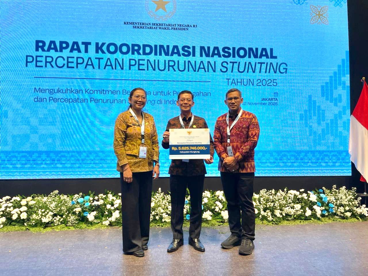 Bupati Klungkung I Made Satria (tengah) di Ruang Auditorium J. Leimena Gedung Adhyatma lantai 2, Kementerian Kesehatan Jalan H. R. Rasuna Said, Kuningan, Jakarta, Rabu (12/11).