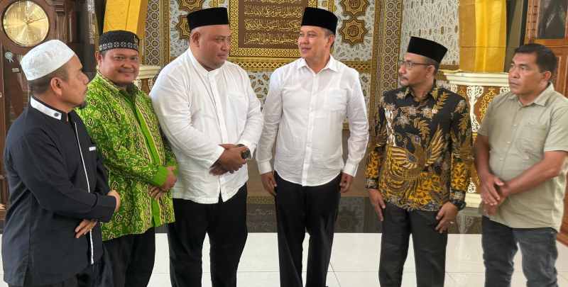 KAWAL PROSES HUKUM: Haji Uma melakukan rapat tertutup bersama Sekretaris Daerah (Sekda) Kota Sibolga, Kapolres Sibolga, dan tim pengacara.[ist]