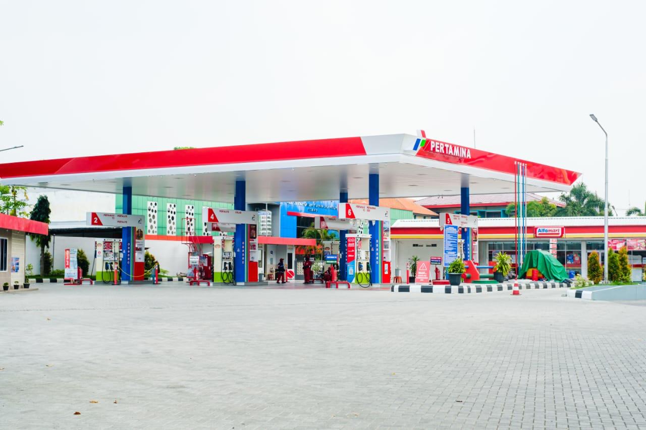 Pertamina Patra Niaga Jatimbalinus pastikan suplai BBM ke SPBU dengan prioritas pengiriman.
