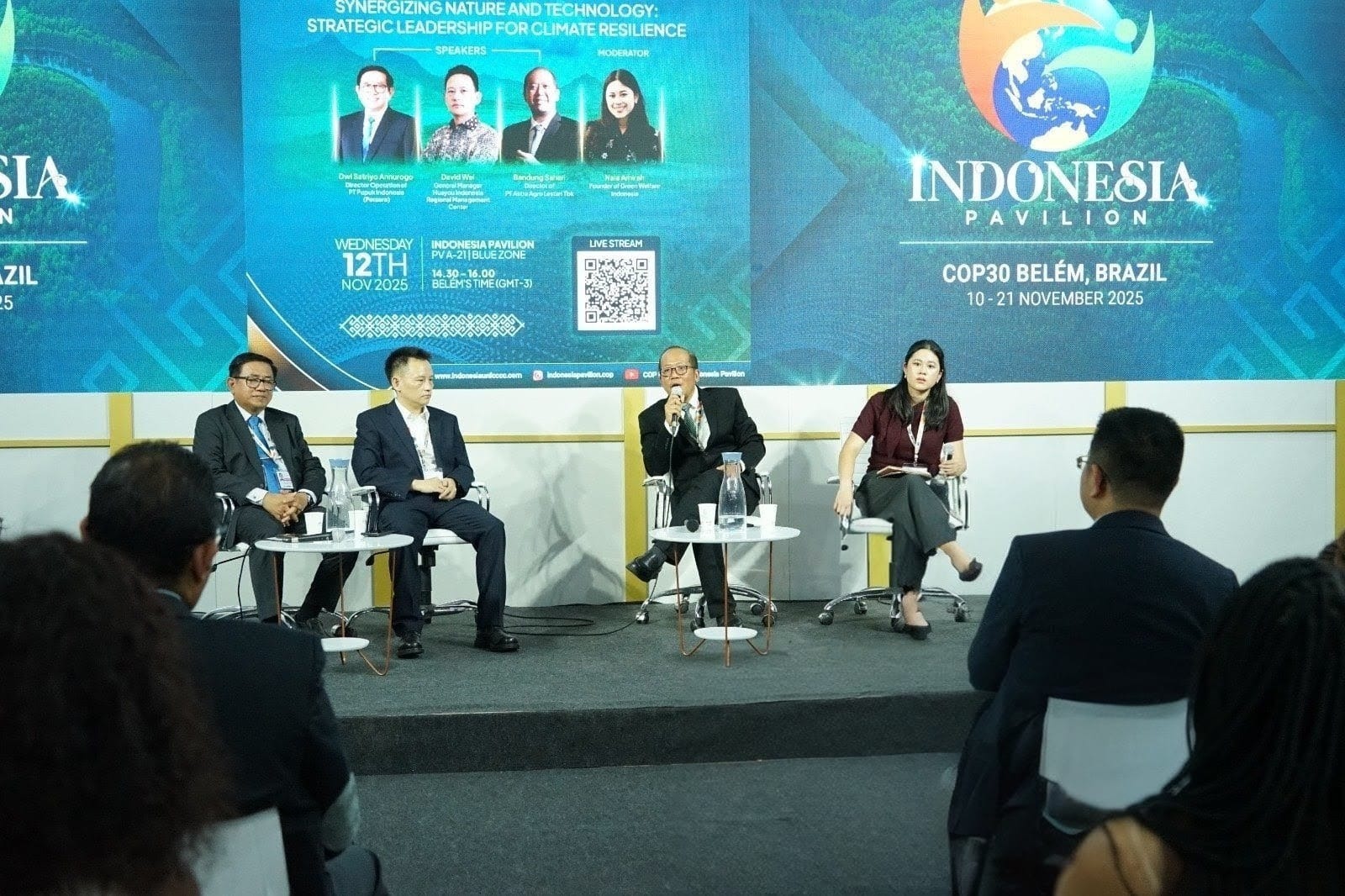 Dr. Bandung Sahari (dia dari kanan), Director of Sustainability PT Astra Agro Lestari Tbk (Astra Agro), dalam sesi CEO Talks COP30 di Belem - Brazil (12/11/2025).