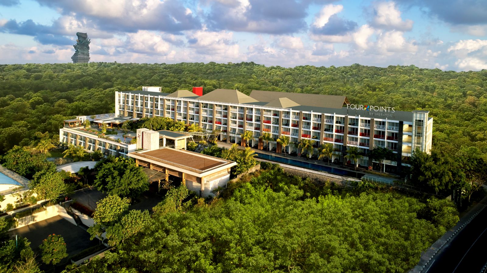 MEGAH: Hotel Four Point by Sheraton Ungasan