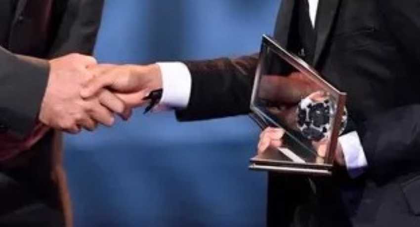 Ilustrasi penghargaan FIFA Puskas Award. (dok. Jawa Pos.com)