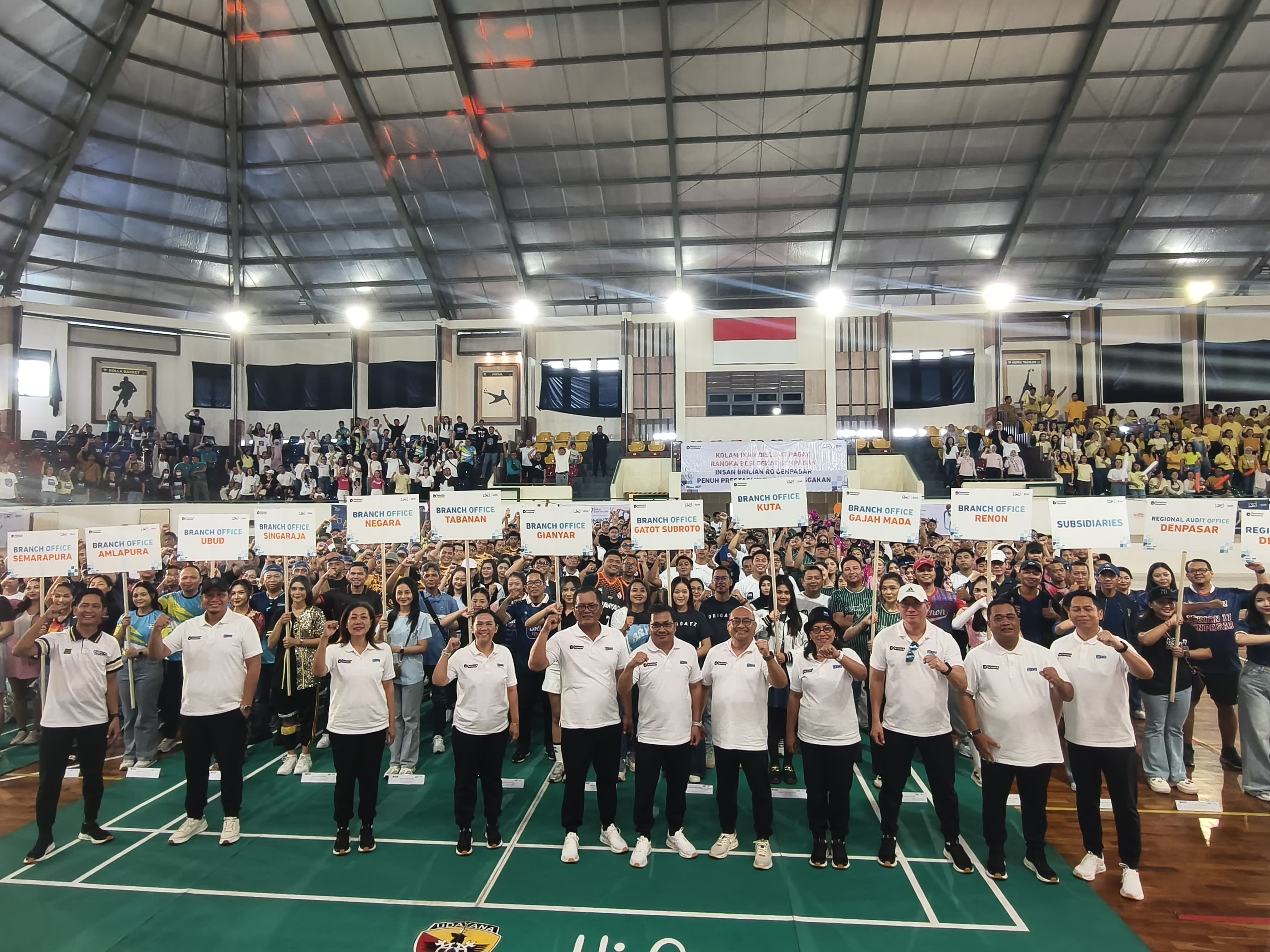 BRI SportArtCular 2025 di GOR Yudomo Praja Raksaka Denpasar, dibuka secara resmi oleh Regional CEO BRI Region 17 Denpasar Hery Noercahya.