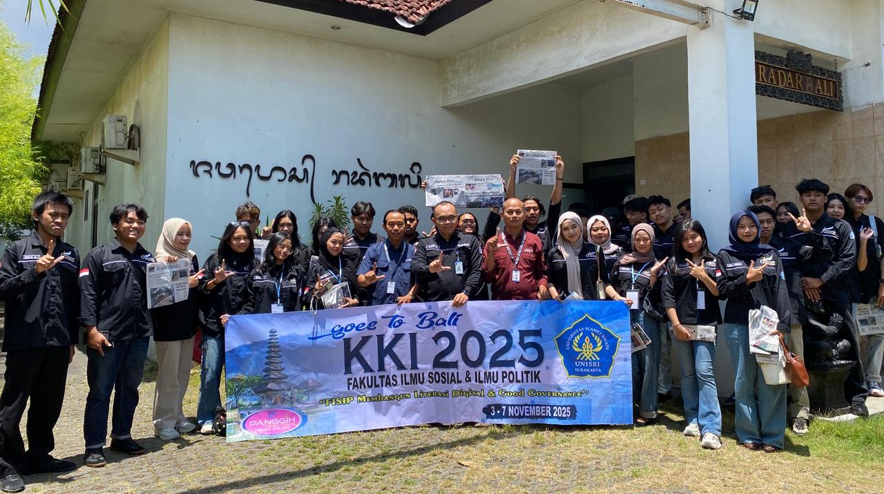 INDUSTRI MEDIA: Rombongan KKI (Kuliah Kunjungan Institusi) UNISRI Solo di Jawa Pos Radar Bali, 5 November 2025 lalu.