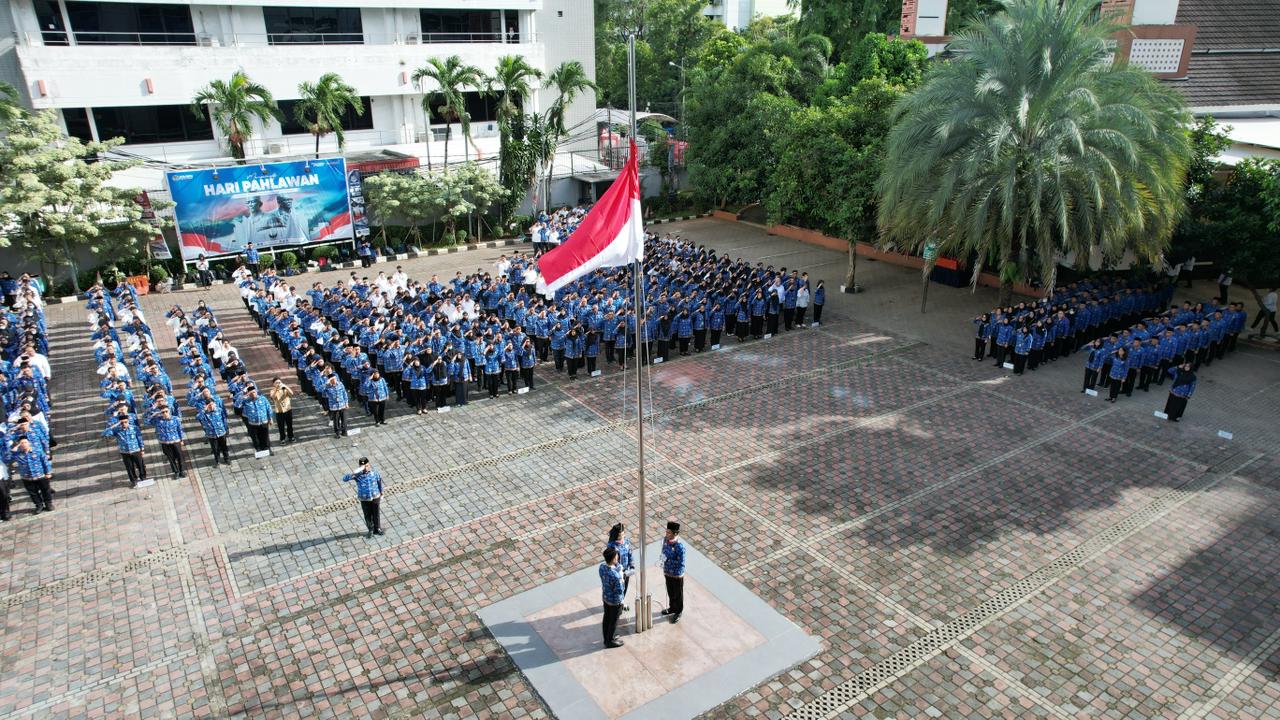 Upacara Peringatan Hari Pahlawan Nasional digelar di lapangan Kementerian Agraria dan Tata Ruang/Badan Pertanahan Nasional (ATR/BPN), Jakarta, Senin (10/11/2025).