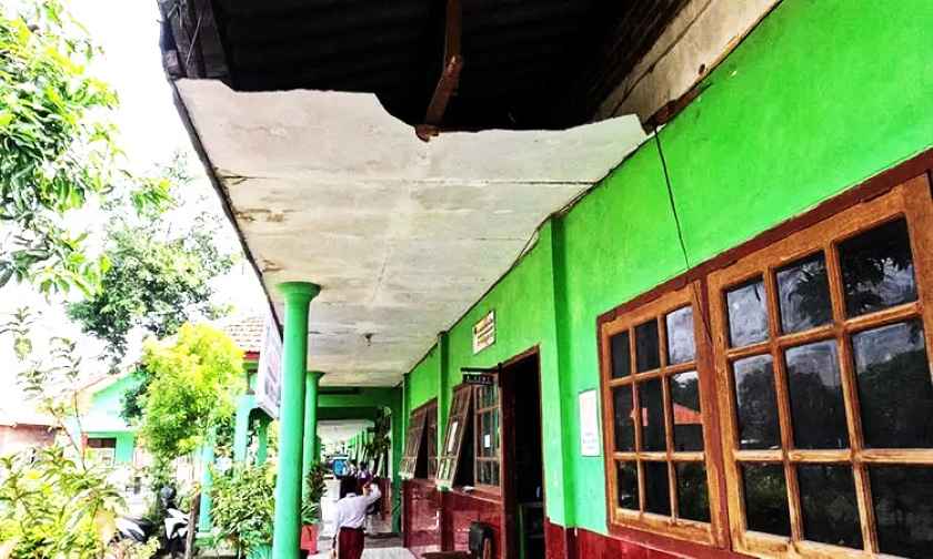 Ilustrasi kerusakan Gedung sekolah. (foto:  dok. Jawa Pos- Radar Bromo)