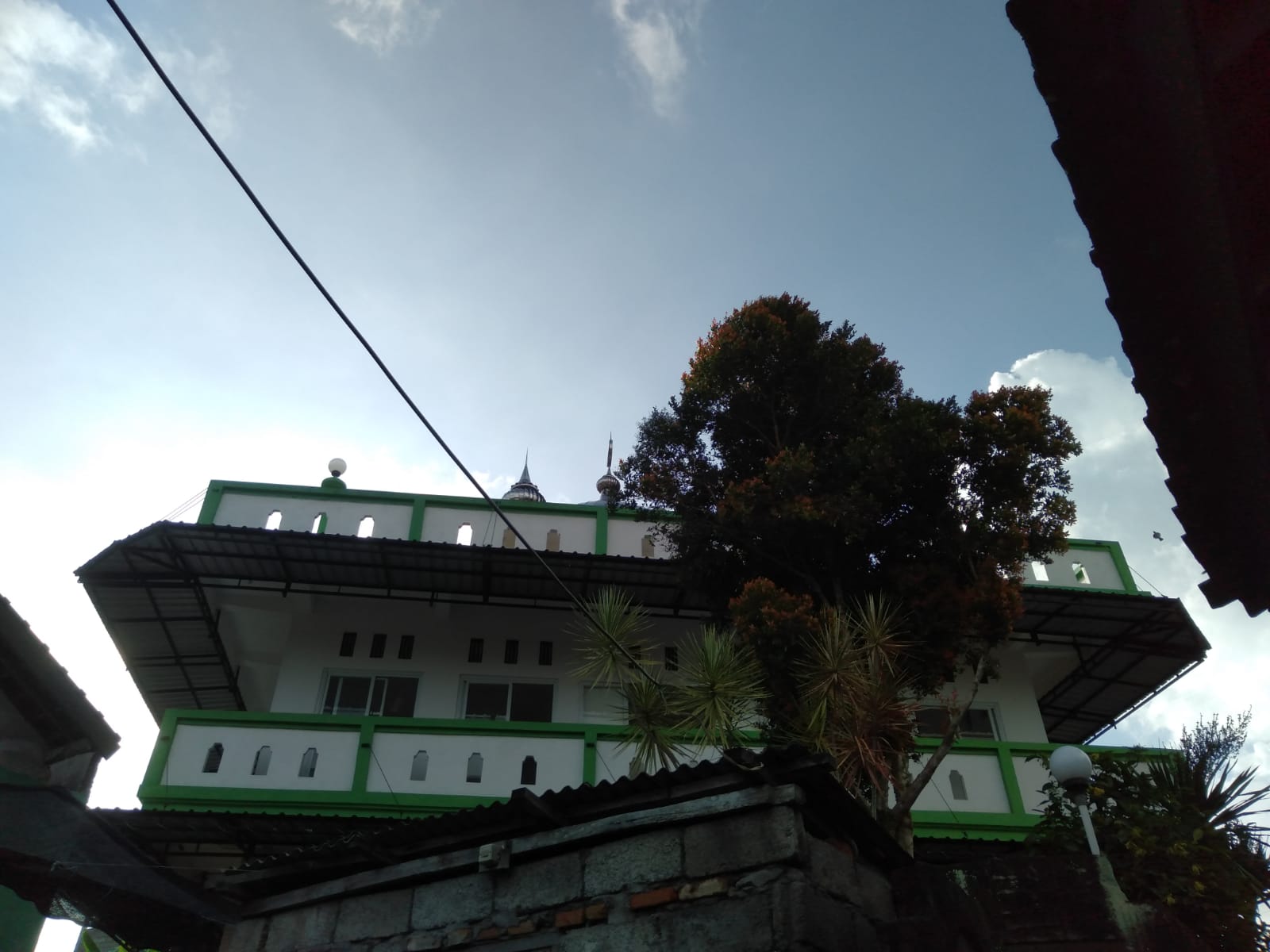 ilustrasi Masjid Fathul Jalil, Banjar Saren, Bebandem, Karangasem. (dok.Radar Bali)