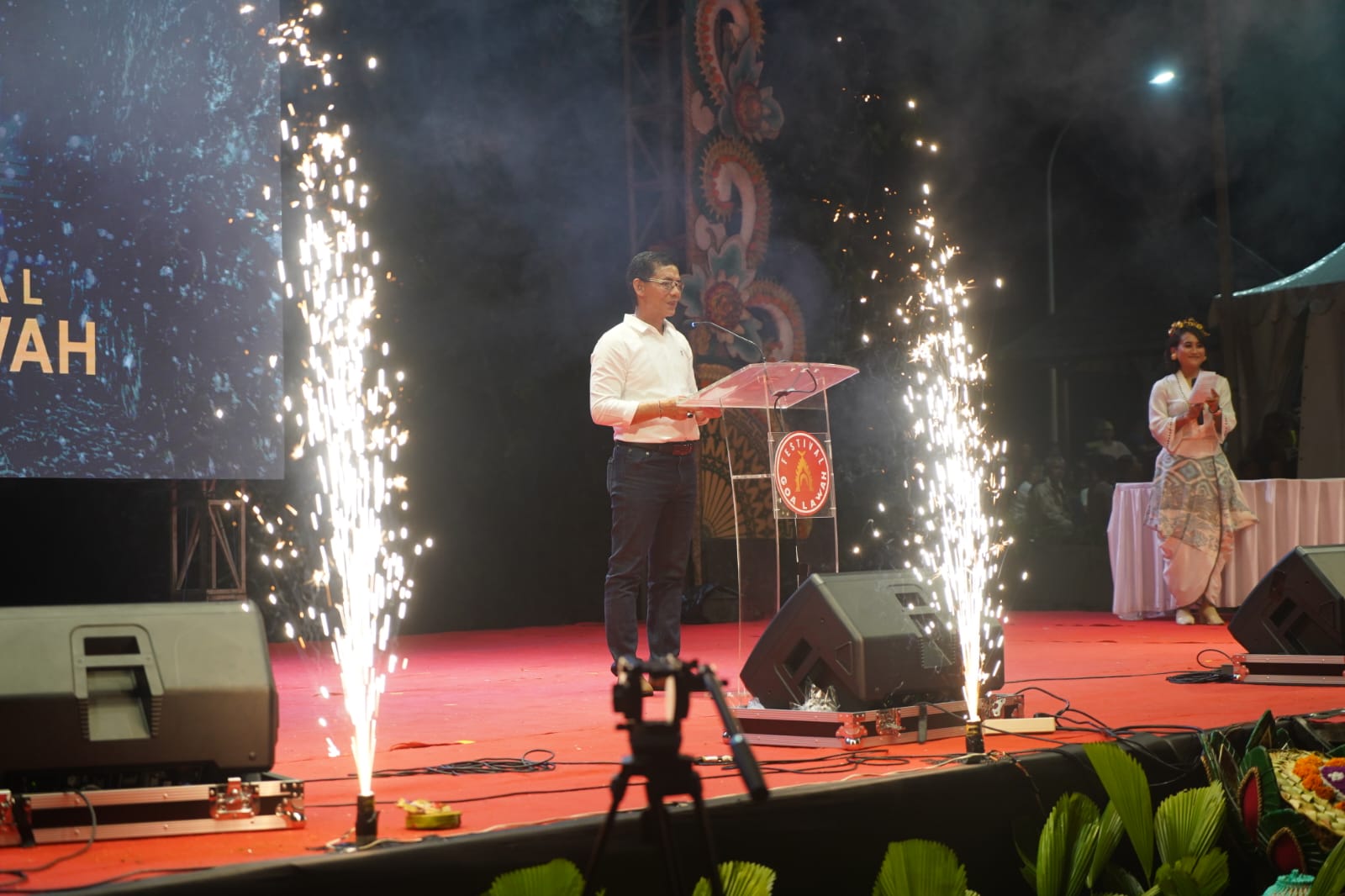 Bupati Klungkung I Made Satria, saat menutup Festival Goa Lawah yang pertama di tahun 2025 pada Minggu (23/11/2025).