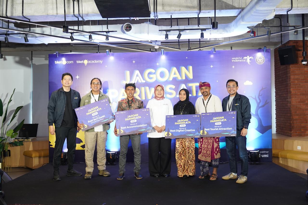 Para pemenang Jagoan Pariwisata 2025 gelaran tiket.com dan Kemenpar RI (24/11/2025).