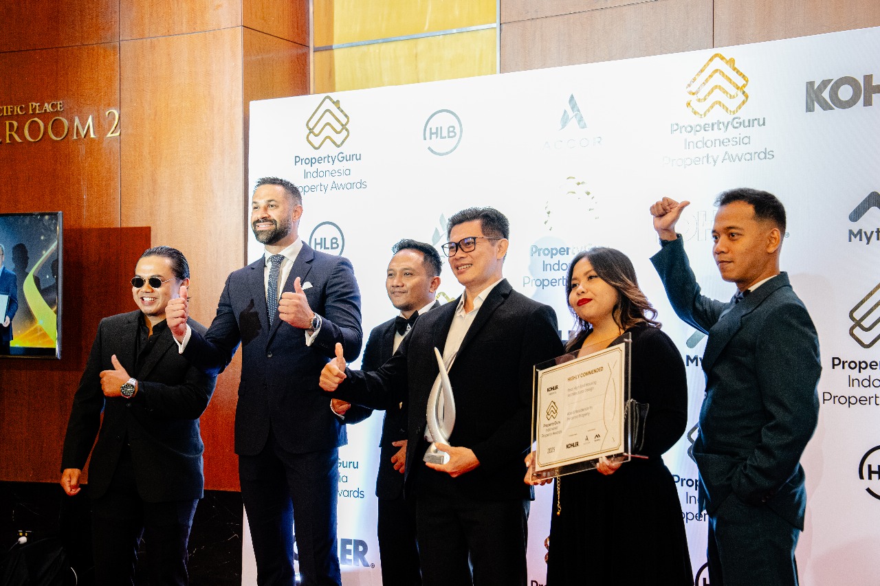 Abadi Residence meraih predikat Highly Commended untuk kategori Best High End Housing Architectural Design pada ajang bergengsi PropertyGuru Indonesia Property Awards ke-11.