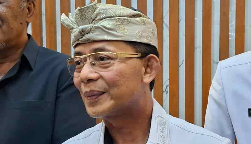SIAP HADAPI GUGATAN: Bupati Klungkung, I Made Satria. (Dewa Ayu Pitri Arisanti)