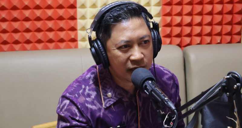 IMBAU MENGURUS HAK PATEN: Kepala BRIDA Buleleng, Ketut Suwarmawan ajak masyarakat segera daftarkan produknya, sebelum ditiru orang. (Foto: Pemkab Buleleng untuk Radar Bali)