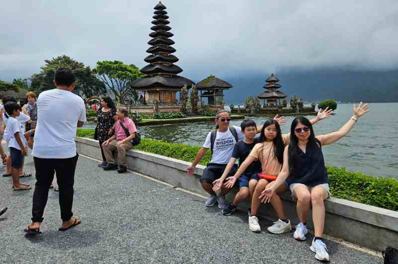 ilustrasi kondisi cuaca berawan di Danau Beratan, Tabanan.(Juliadi/Radar Bali)