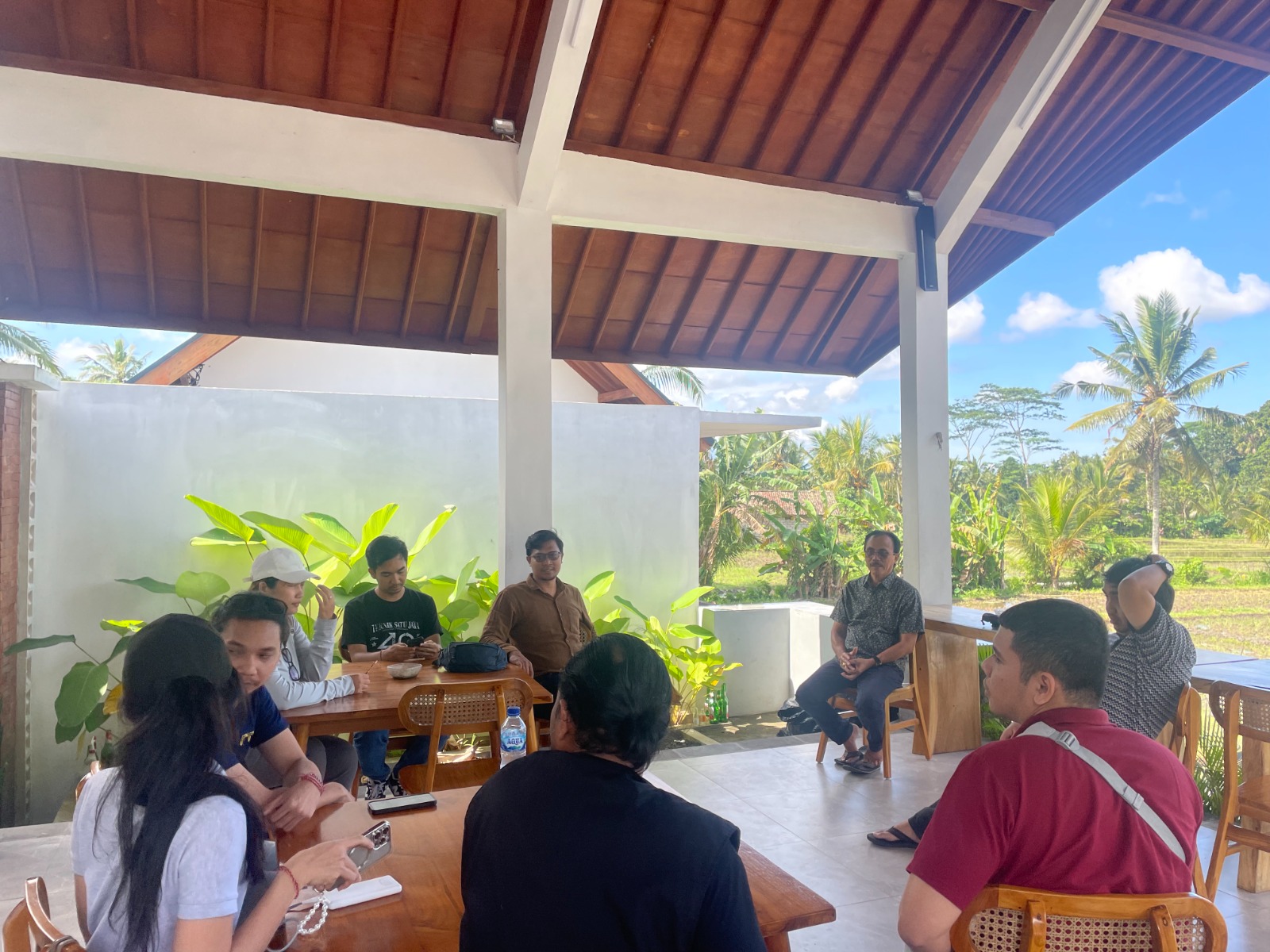PKM: Tim FTP Universitas Warmadewa di Desa Adat Sibetan, Bebandem, Karangasem, pada Rabu (3/12/2025). (FTP Unwar gor Radar Bali)