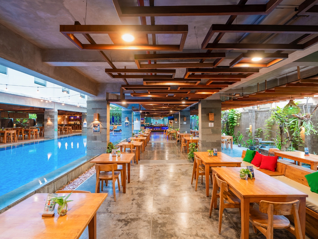 Swiss-Belexpress Kuta menawarkan merayakan Natal dan Malam Tahun Baru di Express Caf&eacute;.