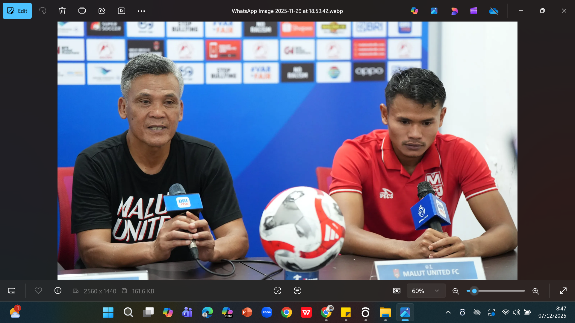 HARAM KALAH - Hendri Susilo dan Dimas Drajat dalam konferensi pers seusai laga melawan Arema FC.
