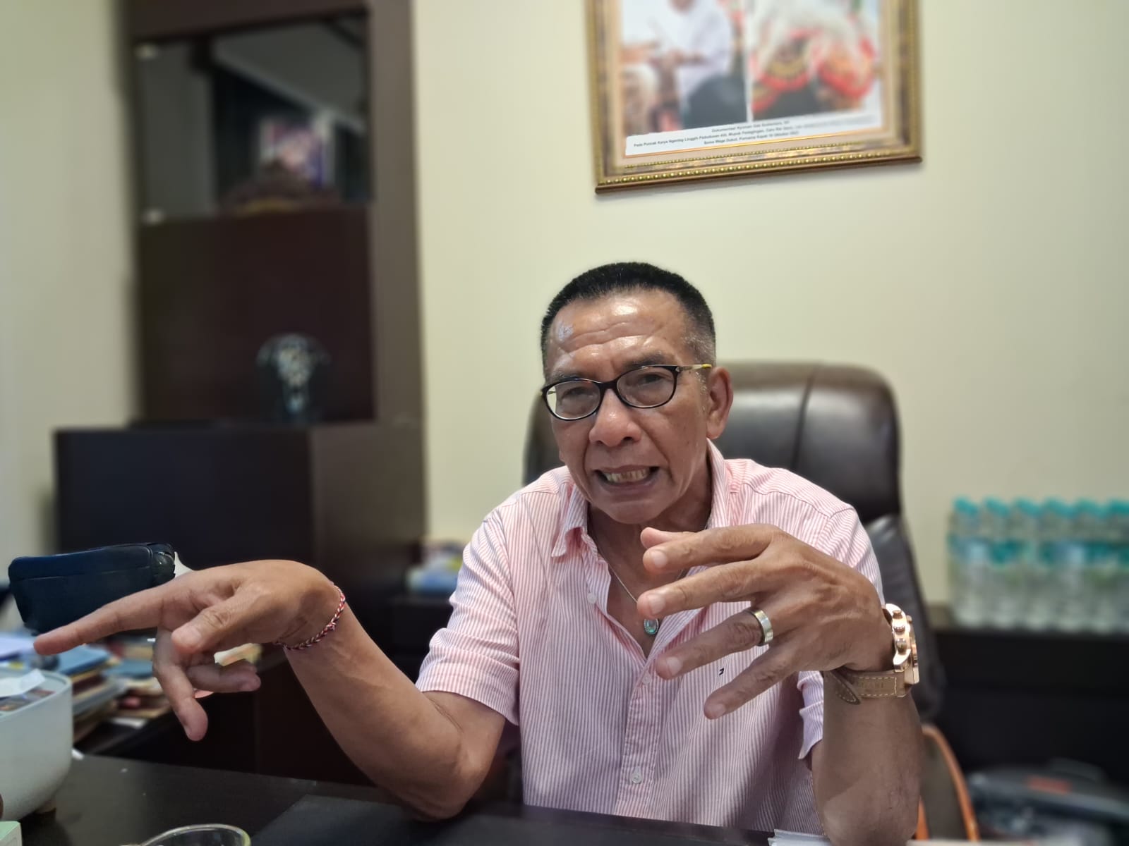 Pengacara Senior I Nyoman Gde Sudiantara, S.H., angkat bicara, Selasa (9/12). (Andre Sulla/Radar Bali)