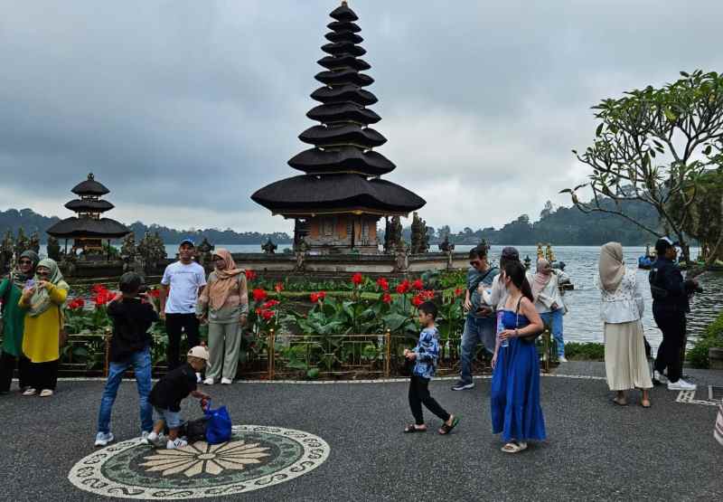 ilustrasi cuaca berawan di Danau Beratan, Tabanan. (Juliadi/radar bali)