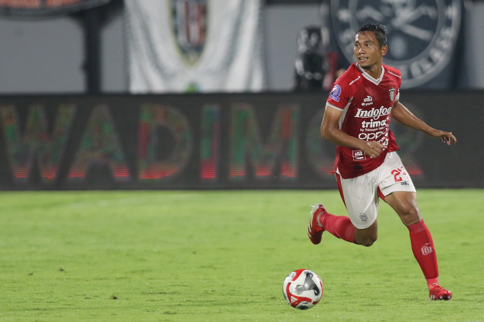 SIAP MENYALA LAGI : Kapten tim Bali United, Ricky Fajrin . (foto: miftahuddin)