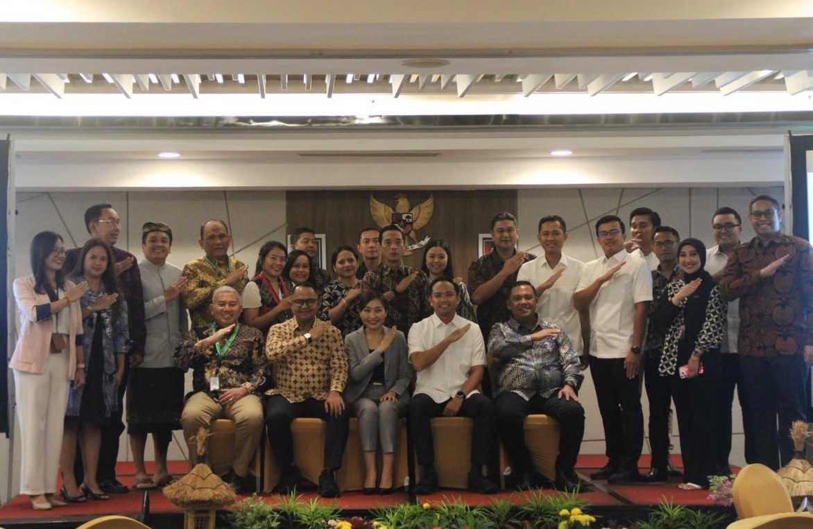 KOLABORASI: Manajemen IHC, Bank Mandiri dan Injourney foto bersama usai penandatanganan MoU, 11 Desember 2025.