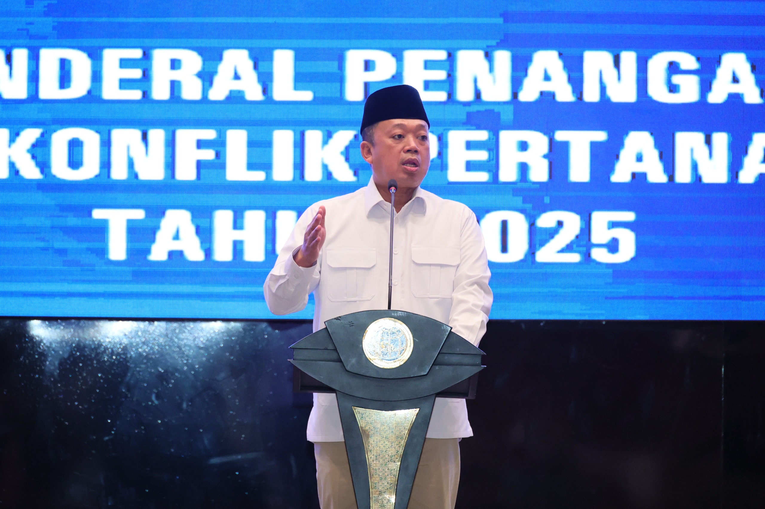 Menteri Nusron Wahid dalam Rakor  di Jakarta, Rabu (03/12/2025).