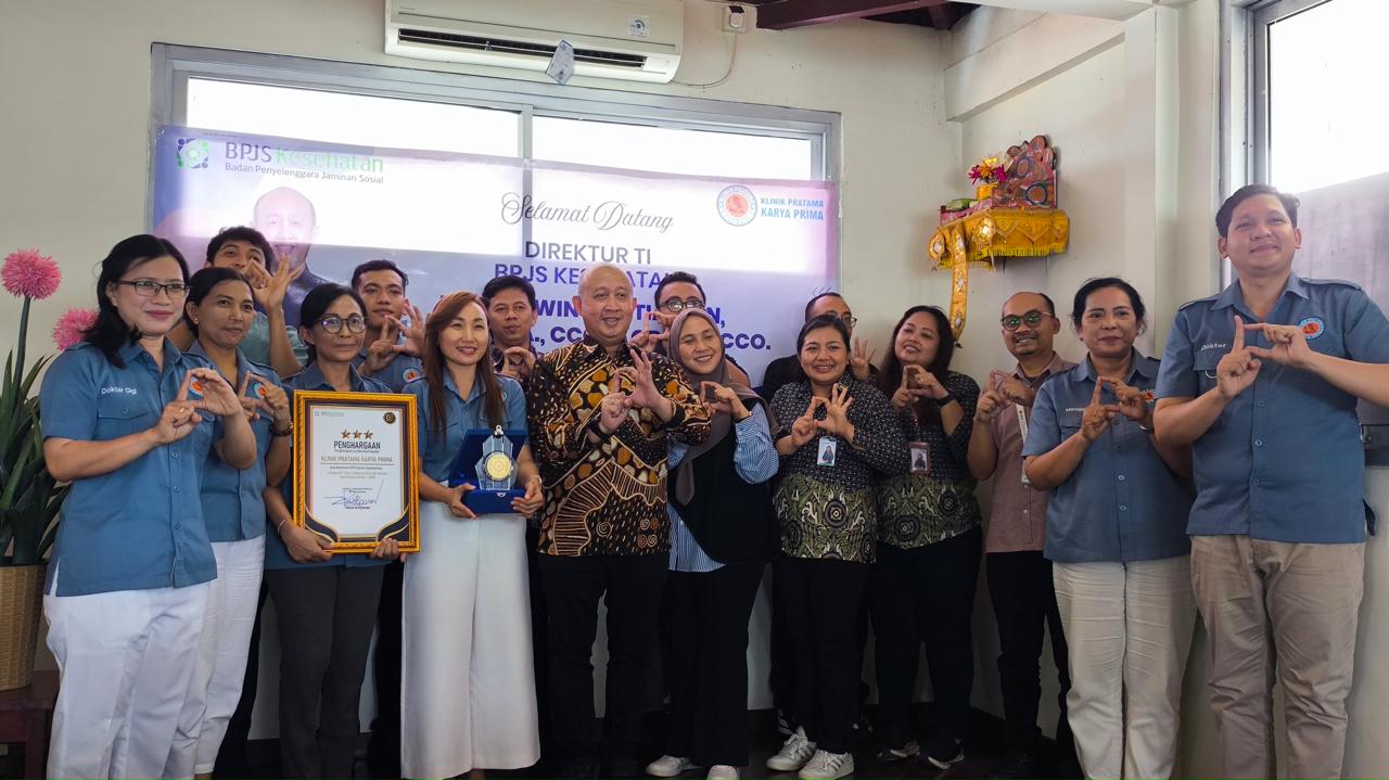 Direktur Teknologi Informasi BPJS Kesehatan, Edwin Aristiawan, di Klinik Pratama Karya Prima, pada Selasa (16/12).