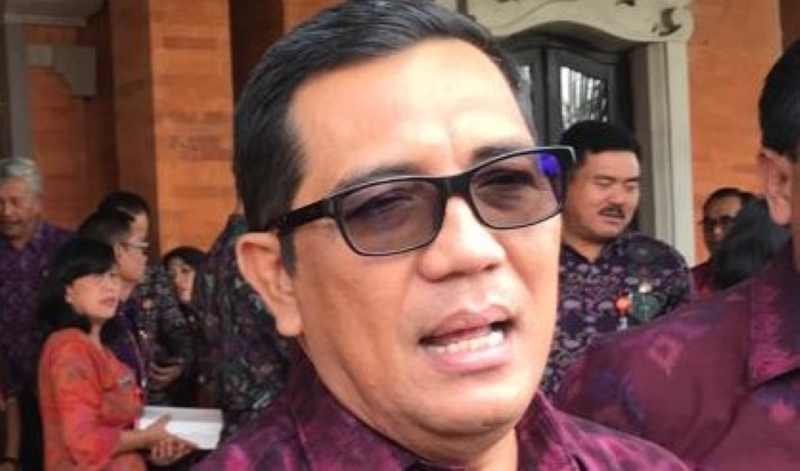 SEPAKAT KERJA SOSIAL: Bupati Tabanan I Komang Gede Sanjaya sepakat hukuman tak harus penjara. (juliadi)