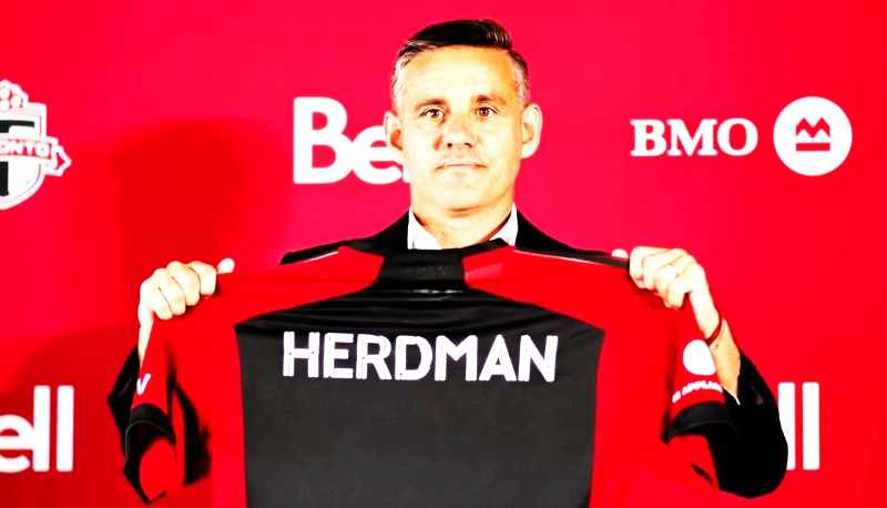 UNIK : John Herdman pernah melatih Timnas Pria dan Wanita. (foto: Toronto FC)