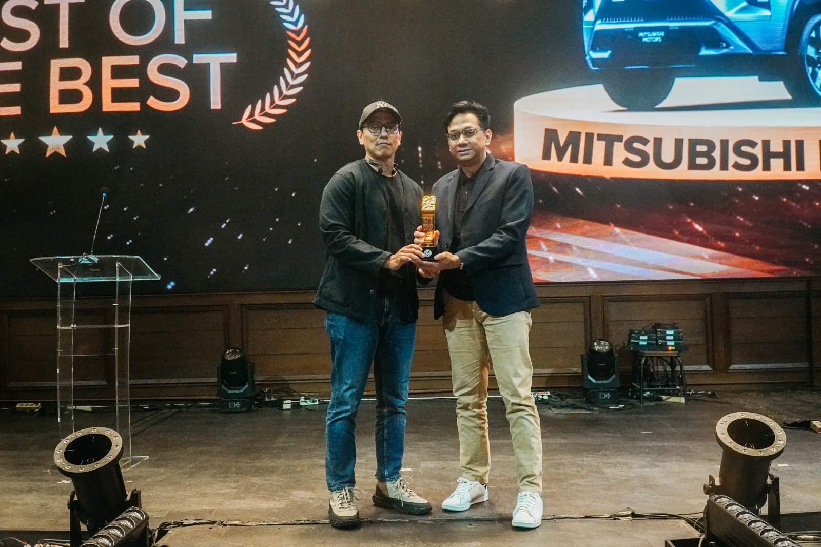 Mitsubishi Destinator memenangkan dua penghargaan dari FORWOT Car of The Year 2025, yakni &ldquo;Best of The Best&rdquo; dan &ldquo;The Best Internal Combustion Engine (ICE)&rdquo;.