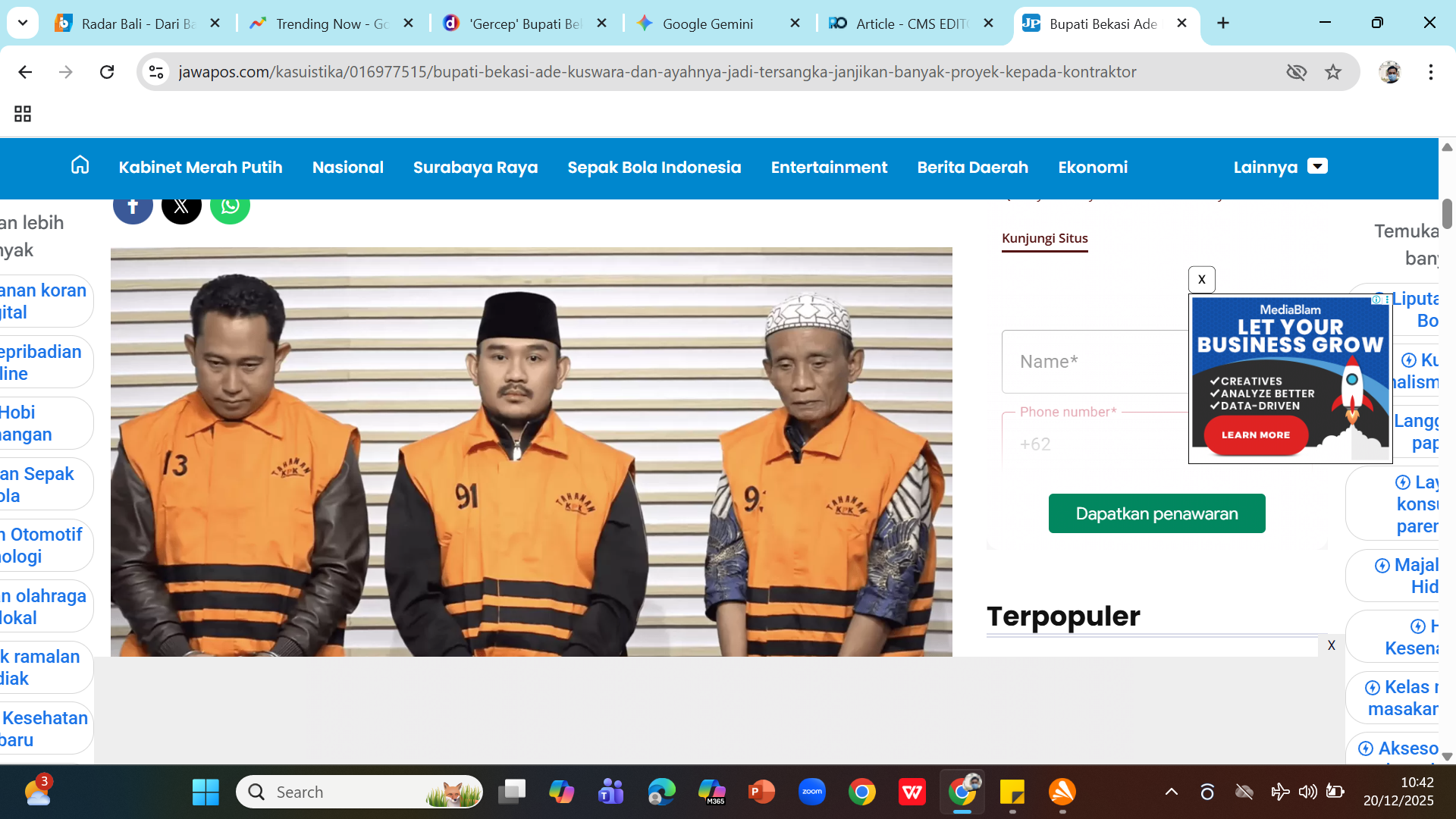GELAP MATA - Bupati Bekasi Ade Kuswara Kunang, ayahnya HM Kunang, dan Sarjan saat ekspose KPK.