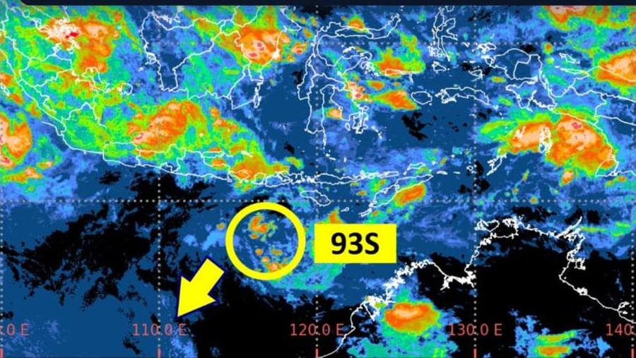 WASPADA - Siklon Tropis 93S yang terbentuk di selatan Jawa dan Sumatera. Efeknya bakal terasa hingga Bali dan NTB.