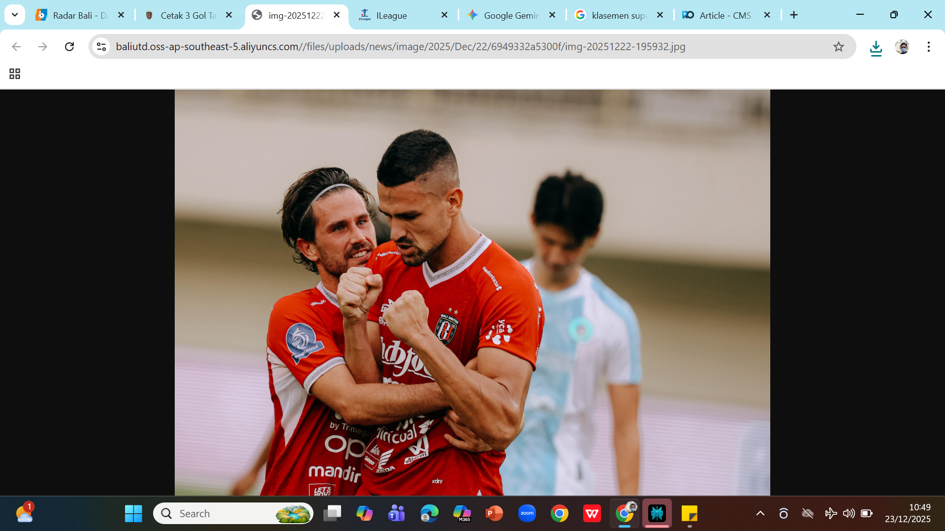 GOL KEEMPAT MUSIM INI - Boris Kopitovic merayakan gol ke gawang PSBS Biak di Stadion Maguwoharjo Sleman.