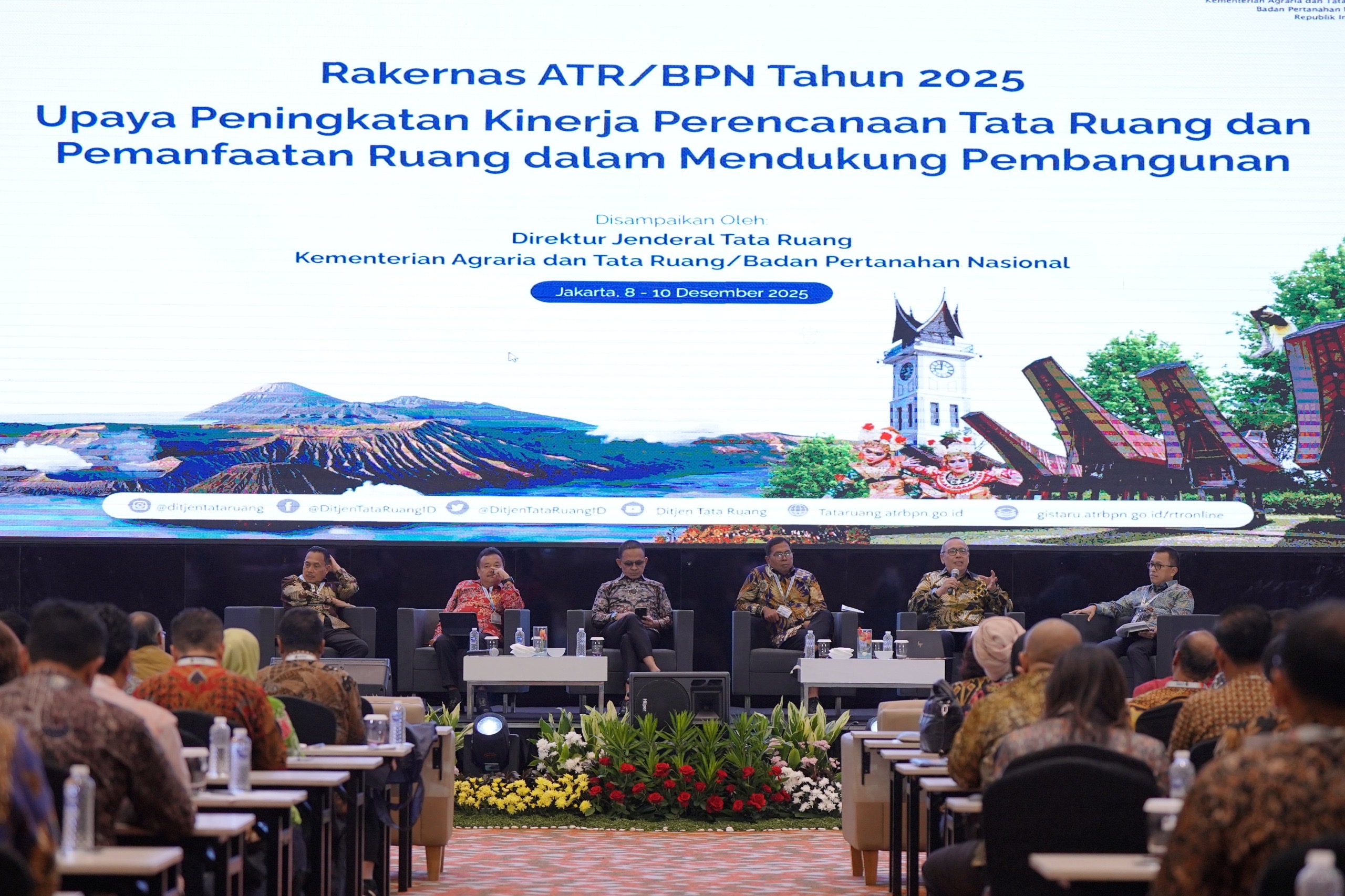 Dirjen Tata Ruang, Suyus Windayana, dalam sesi pengarahan di Rakernas Kementerian ATR/BPN, di Jakarta, Senin (08/12/2025).