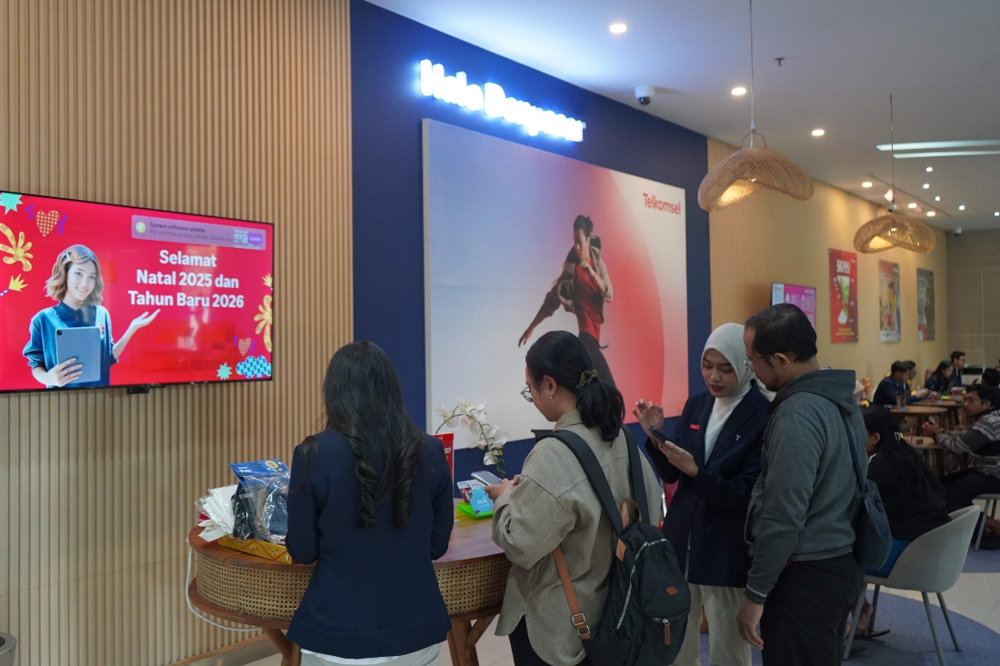 Melalui program Telkomsel POIN, pelanggan dapat menikmati berbagai keuntungan dan penawaran menarik.