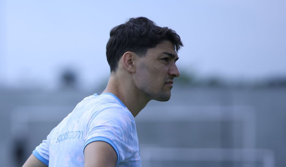 SIAP TAMPIL - Bek Persib Federico Barba siap turun melawan PSM Makassar.