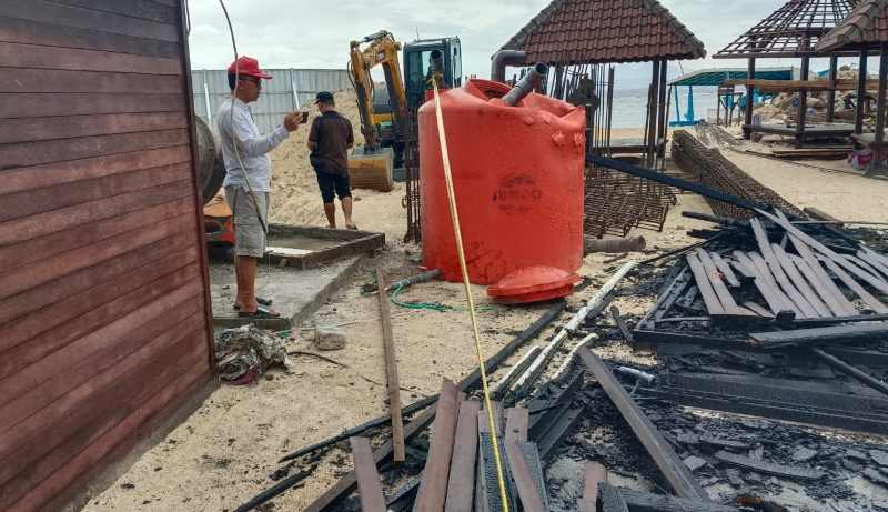 DILAHAP API: Kios UMKM Jungutbatu, Nusa Penida, dilalap api. (ist)