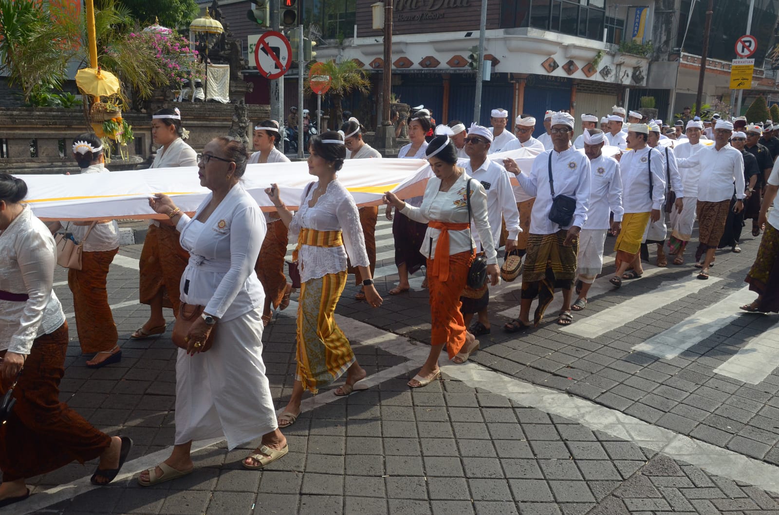 ilusyrasi ritual menjelang pengabenan di Denpasar. (adrian suwanto/radar bali)