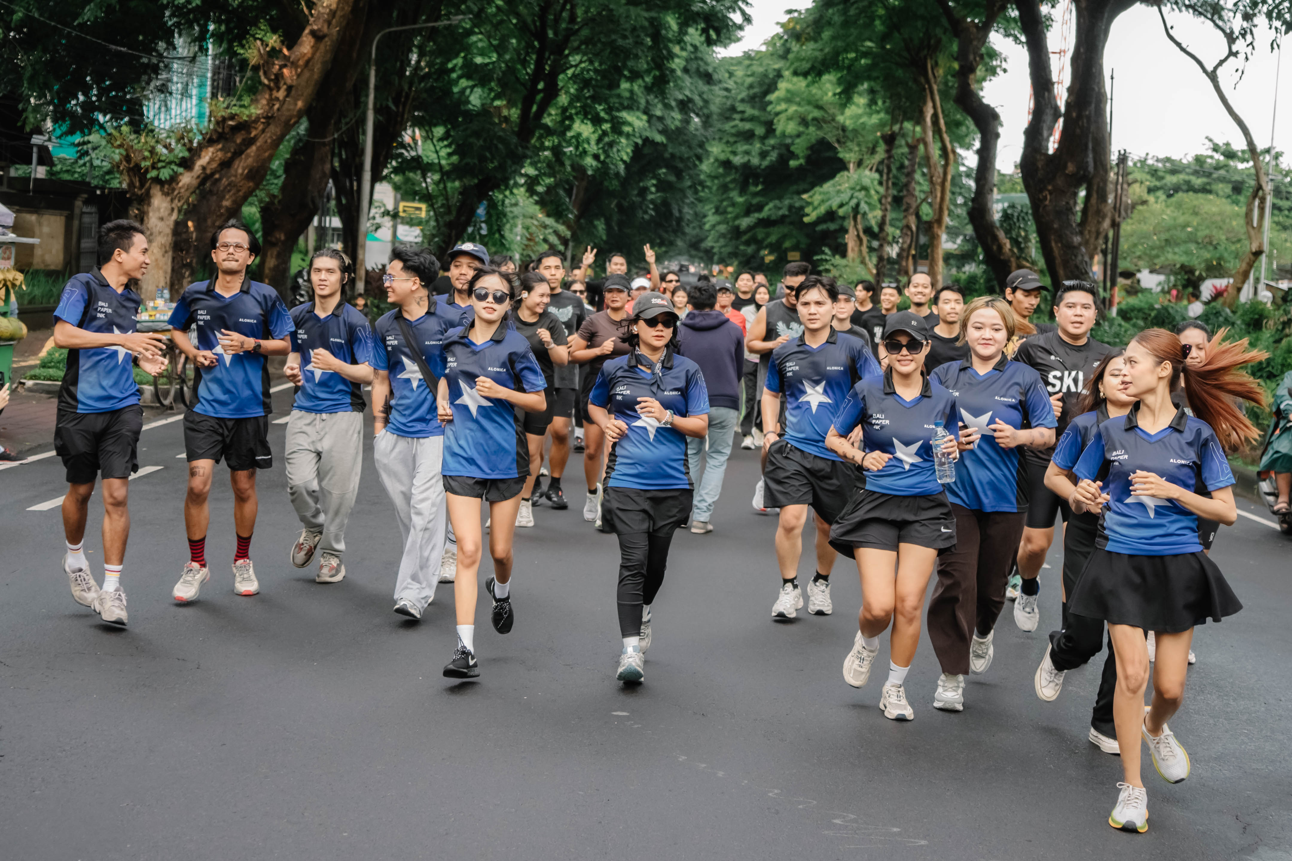 Lari 5K di Cabang Ke-5: Bali Paper Ink adakan fun run untuk meramaikan acara pembukaan.