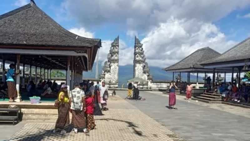 ilustrasi Pura Lempuyang, Karangasem.(dok.Radar Bali)