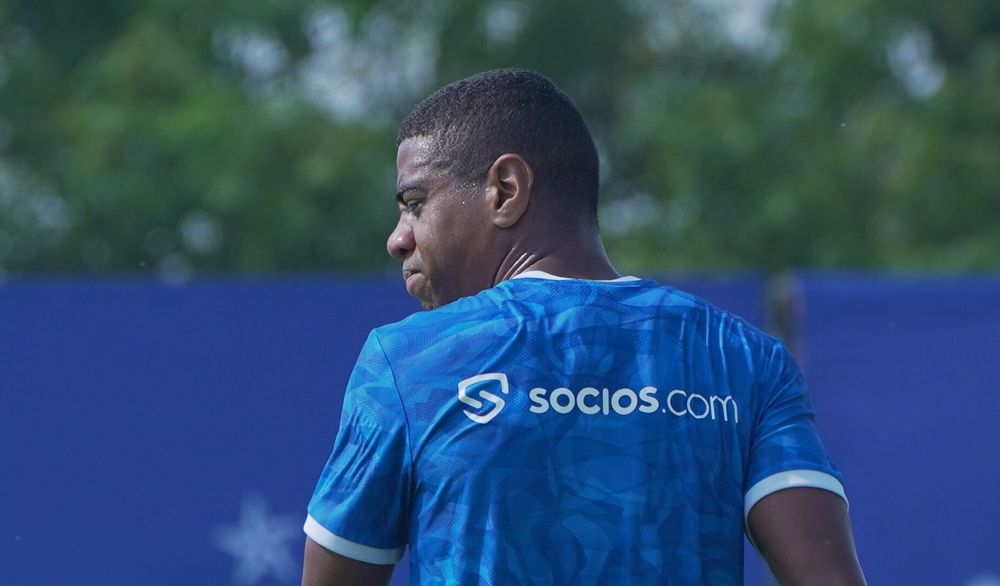 REKRUTAN TERSUKSES - Striker Persib Uilliam Barros saat latihan di lapangan pendamping GBLA.